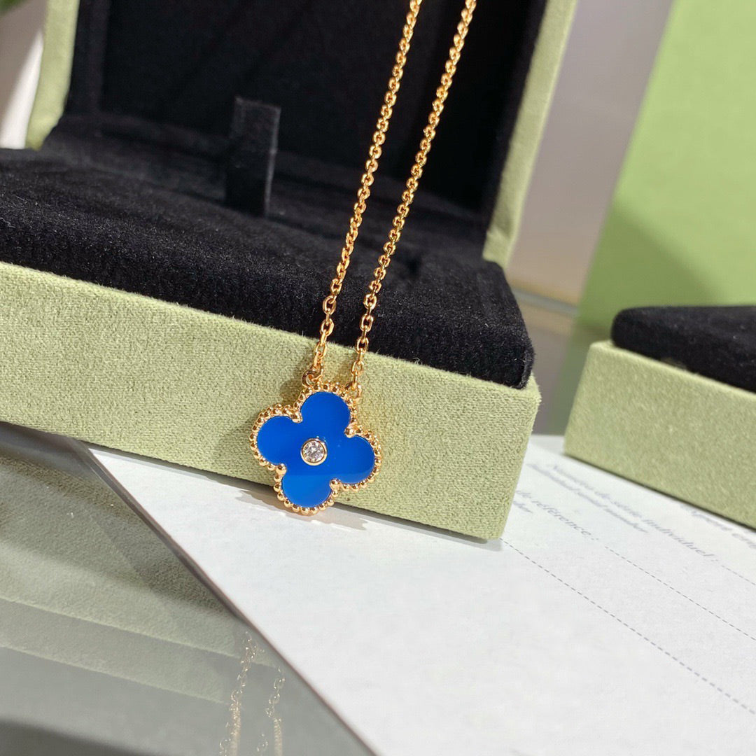 Mysitc CLOVER 15MM DIAMOND AND BLUE AGATE NECKLACE
