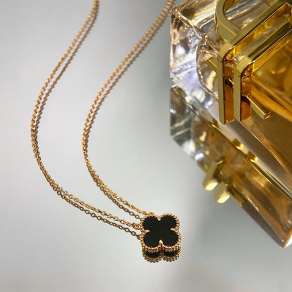 Mysitc CLOVER 15MM BLACK ONYX SINGLE FLOWER NECKLACE