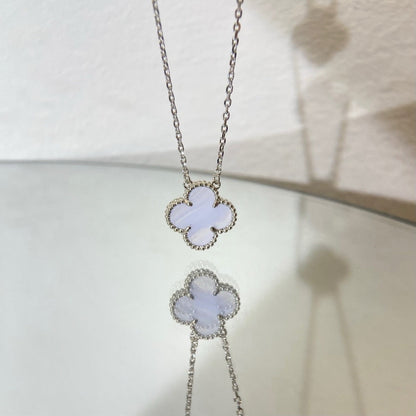 Mysitc CLOVER 15MM BLUE CHALCEDONY NECKLACE SILVER