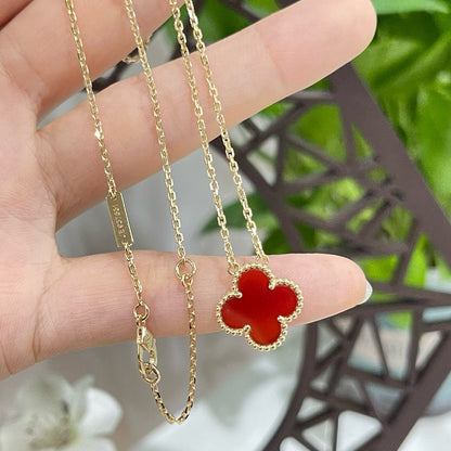 Mysitc CLOVER 15MM CARNELIAN SINGLE FLOWER NECKLACE