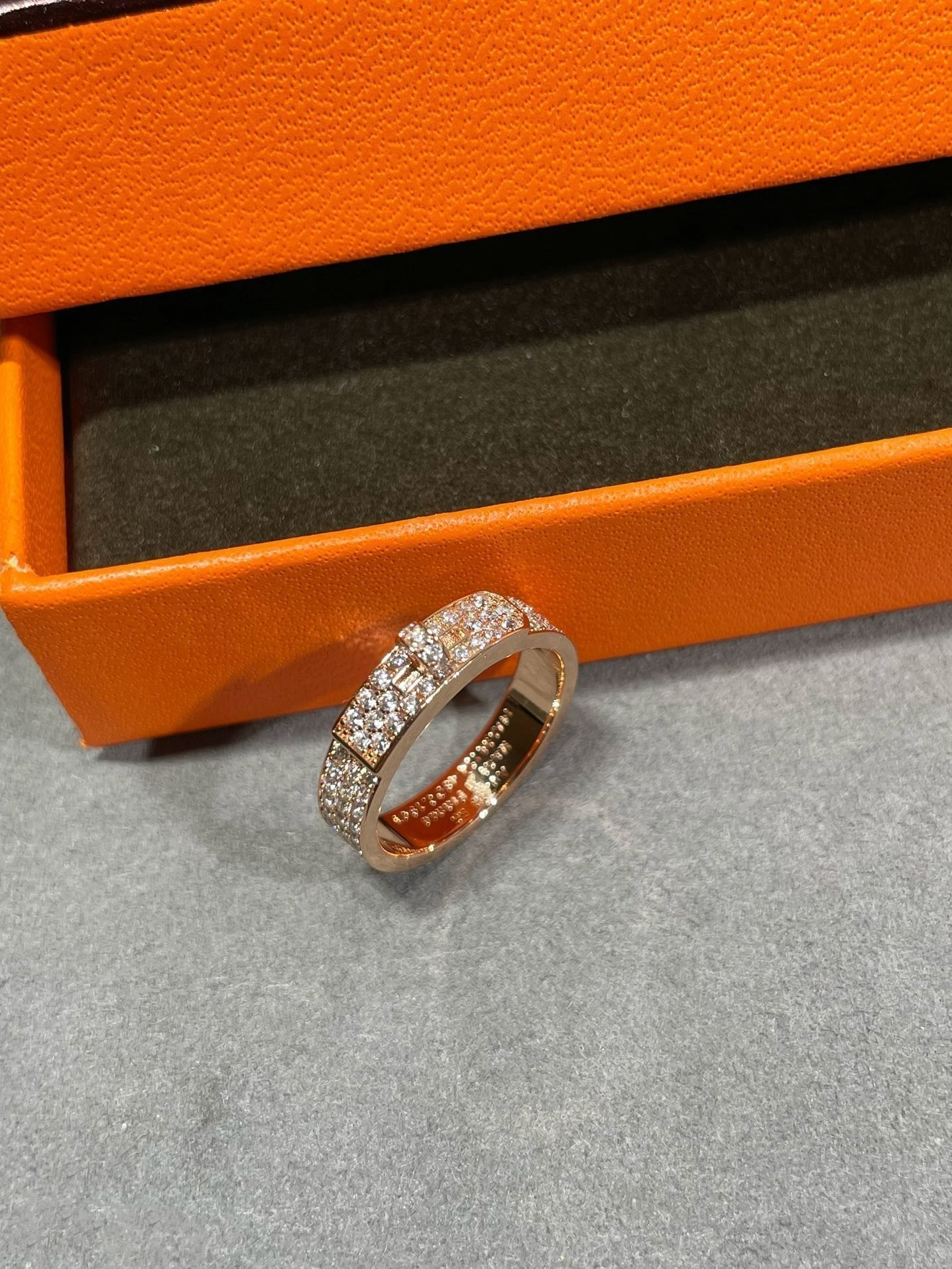 Mysitc KELLY PINK GOLD DIAMOND RING