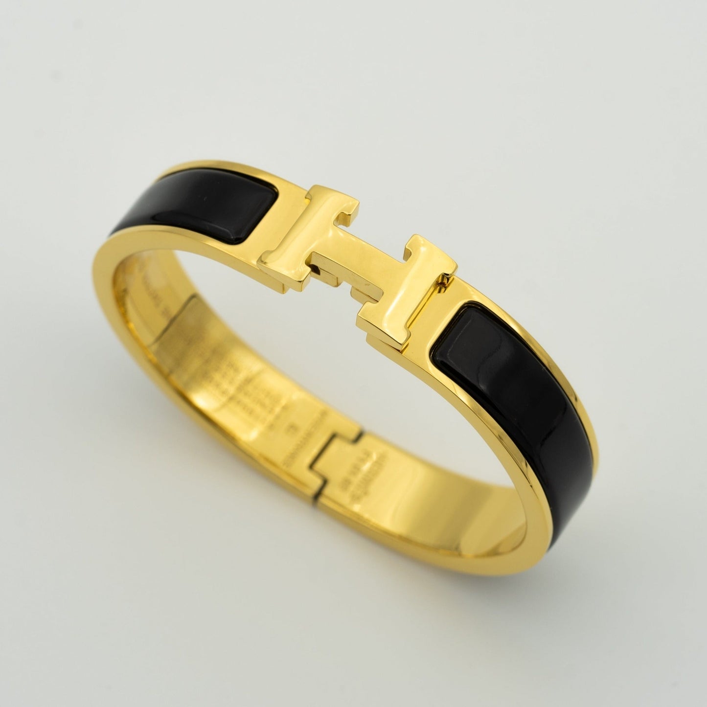 Mysitc H BLACK BRACELET