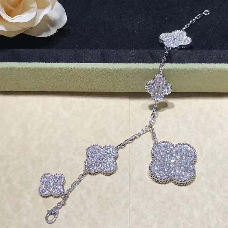Mysitc CLOVER 6 MOTIFS SILVER DIAMOND BRACELET