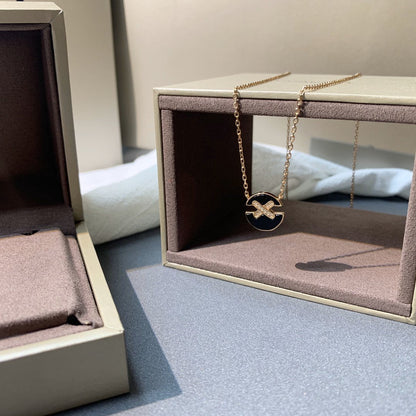 Mysitc JEUX DE PINK GOLD DIAMOND NECKLACE