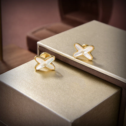 Mysitc JEUX DE WHITE MOP GOLD DIAMOND EARRINGS