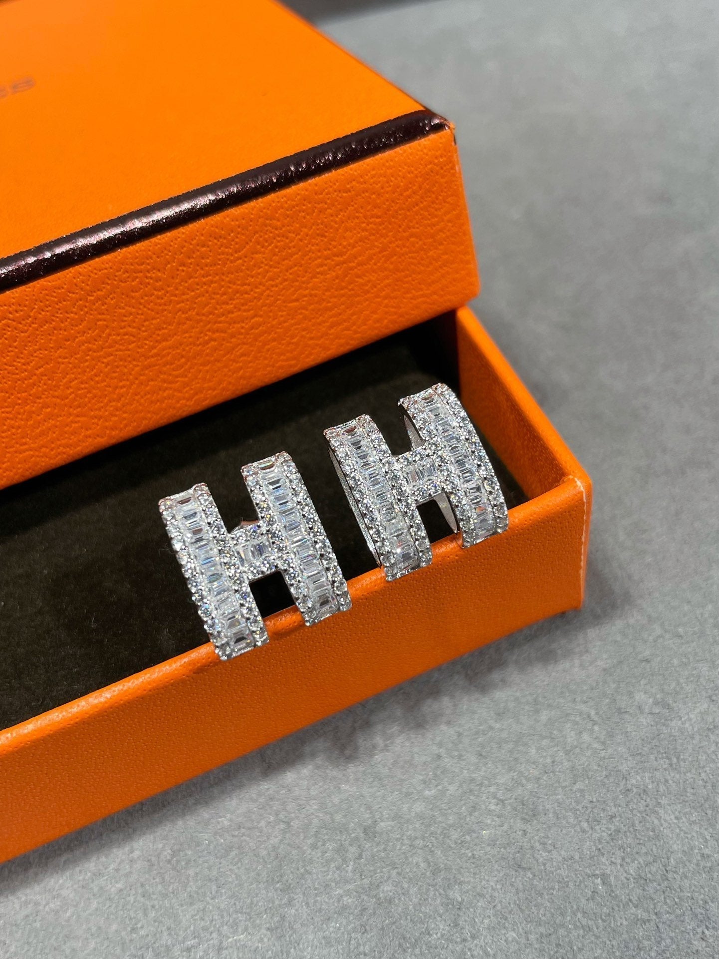 Mysitc H STUD EARRINGS WITH SILVER DIAMONDS
