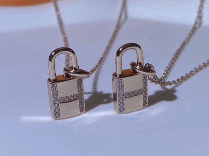 Mysitc HM ADVANCED NICHE LOCK HEAD NECKLACE DIAMONDS