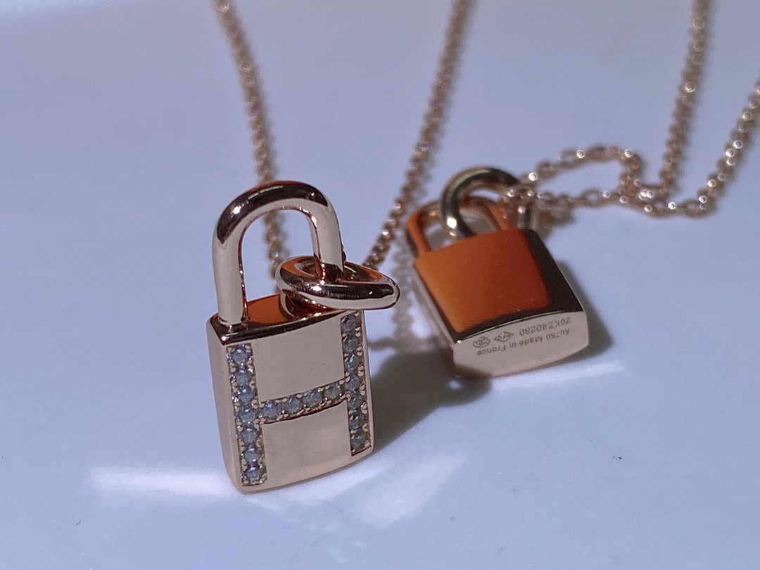Mysitc HM ADVANCED NICHE LOCK HEAD NECKLACE DIAMONDS
