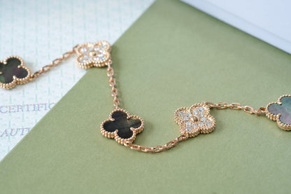 [Mysitc ]New CLOVER 5 MOTIF GRAY MOP BRACELET COLLECTION