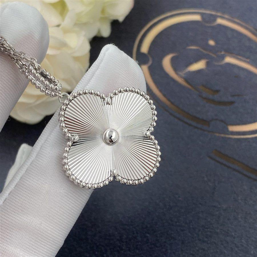 Mysitc CLOVER 25MM SILVER BIG CLOVER NECKLACE