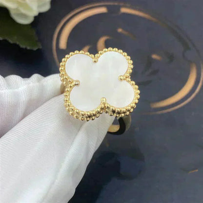 Mysitc CLOVER WHITE MOP RING