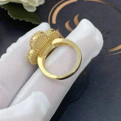 Mysitc CLOVER WHITE MOP RING